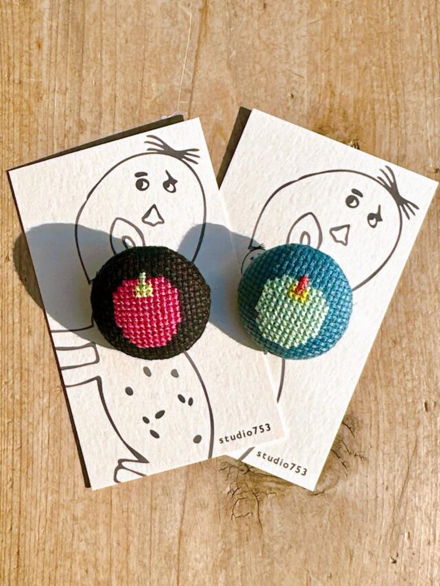 クロスステッチブローチ ラッキーモチーフシリーズ③リンゴ